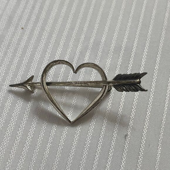 VTG BEAU Sterling Silver Heart & Arrow Pin 925 Signed - Picture 1 of 5